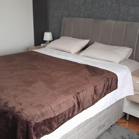 Kuman Apartments Kumanovo Exteriör bild
